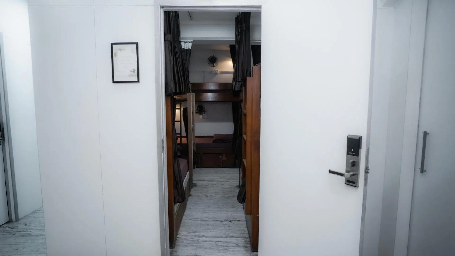 Pearl Courtyard Dormitory Varanasi Hindistan