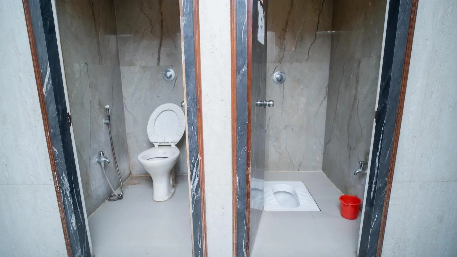 Pearl Courtyard Dormitory Varanasi