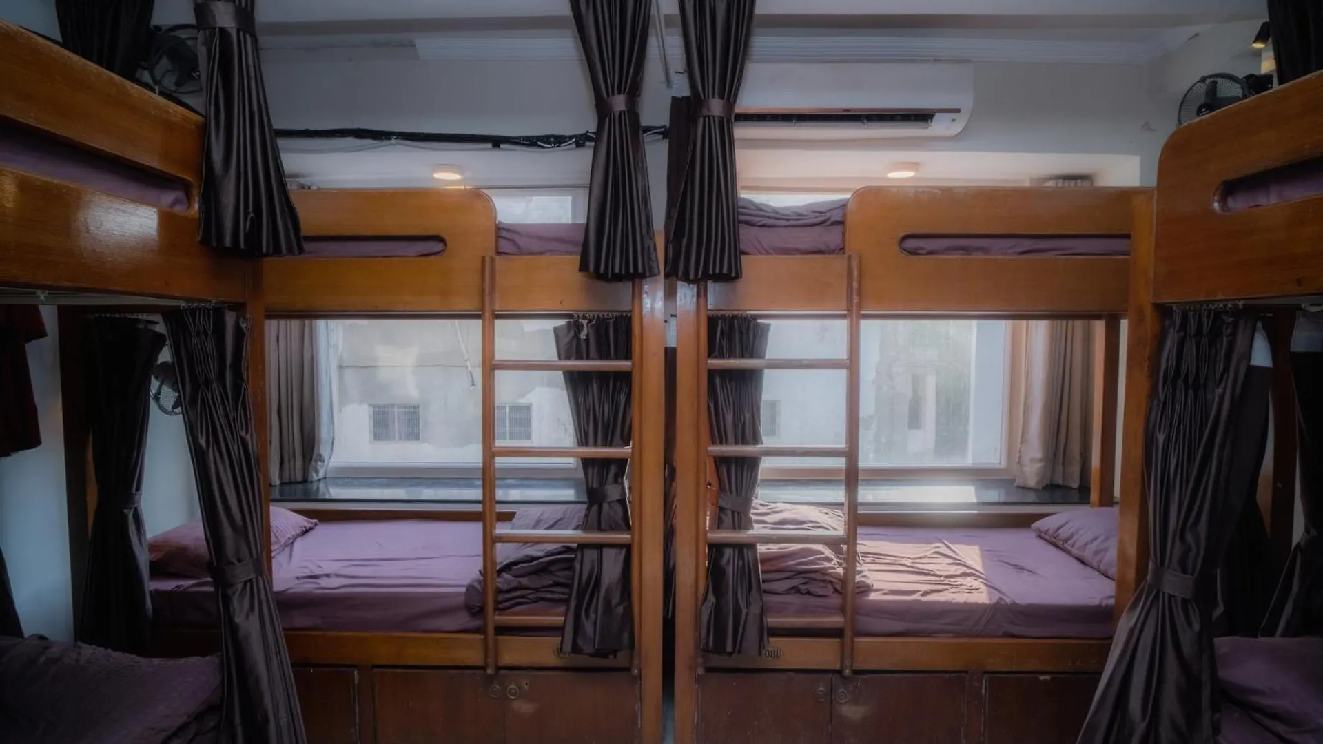 Pearl Courtyard Dormitory Varanasi Hostel