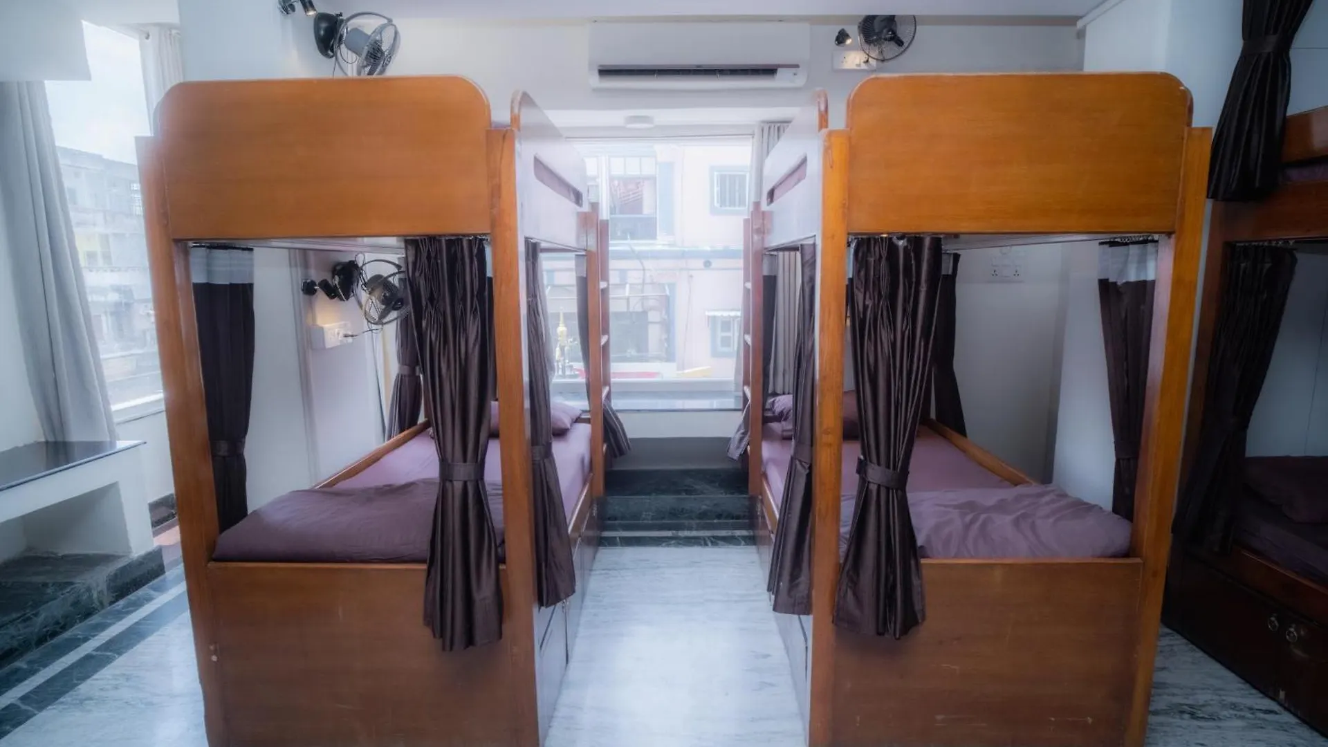 Pearl Courtyard Dormitory Varanasi Hostel