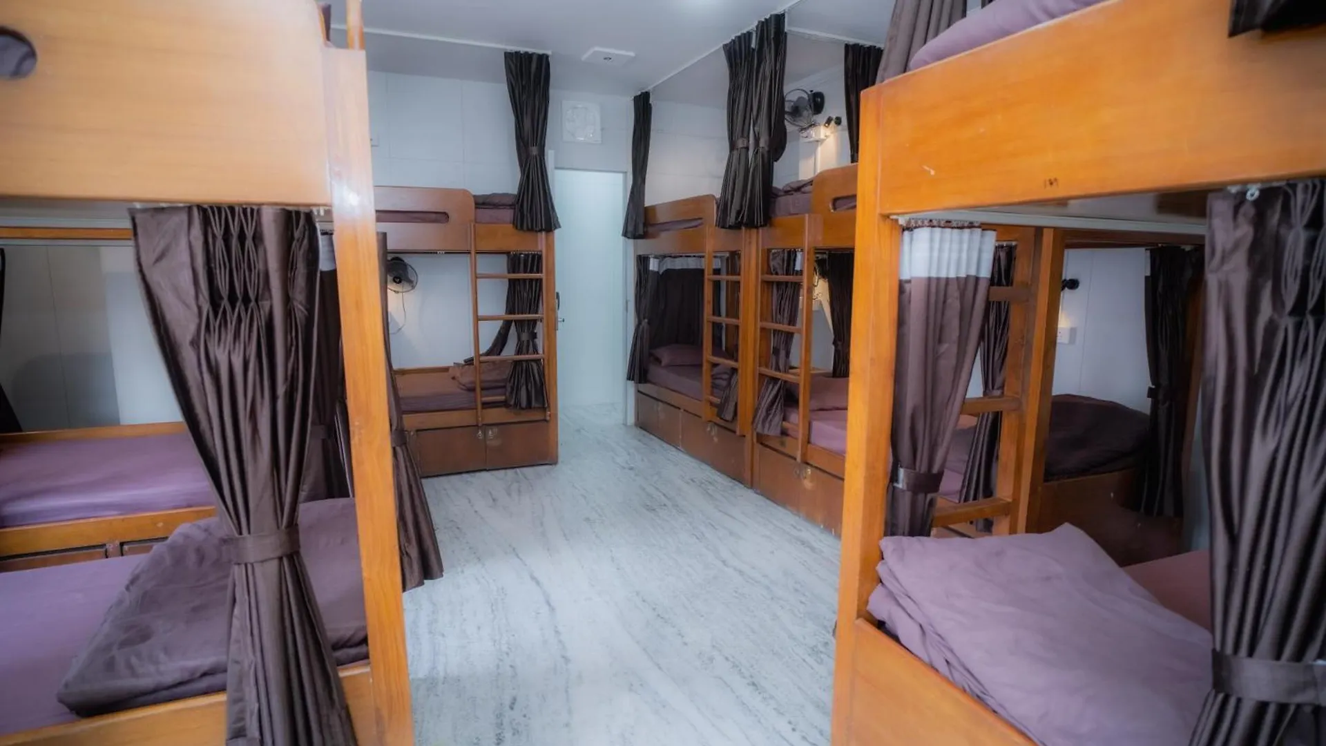 Pearl Courtyard Dormitory Varanasi 0*,
